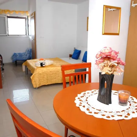 Ferienwohnung Apatmani Darija Komiža Exterior foto