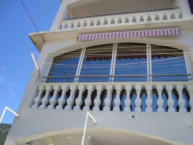 Apatmani Darija Apartment Komiza