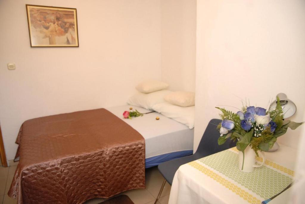 Apartment Apatmani Darija Komiza