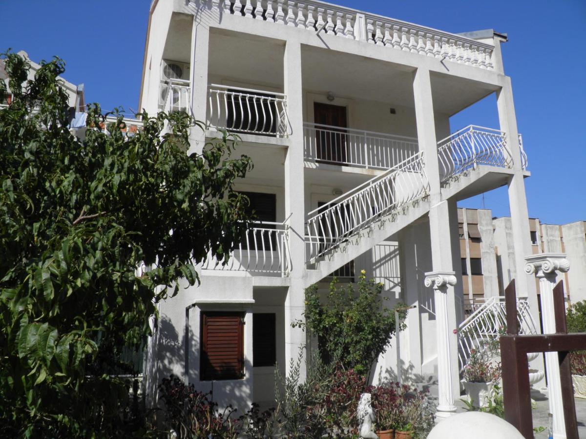 Apartment Apatmani Darija Komiza