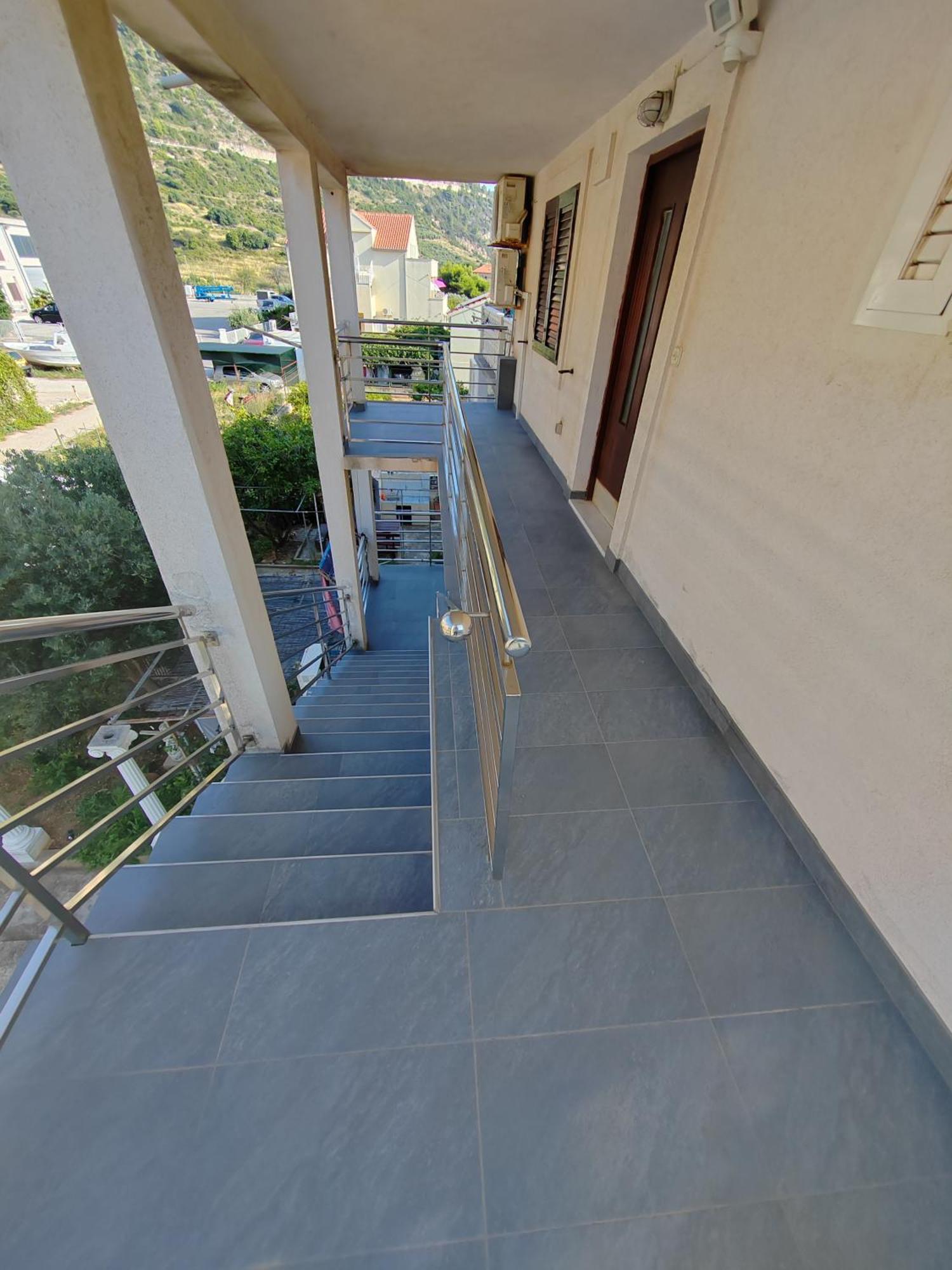 Apartment Apatmani Darija Komiza
